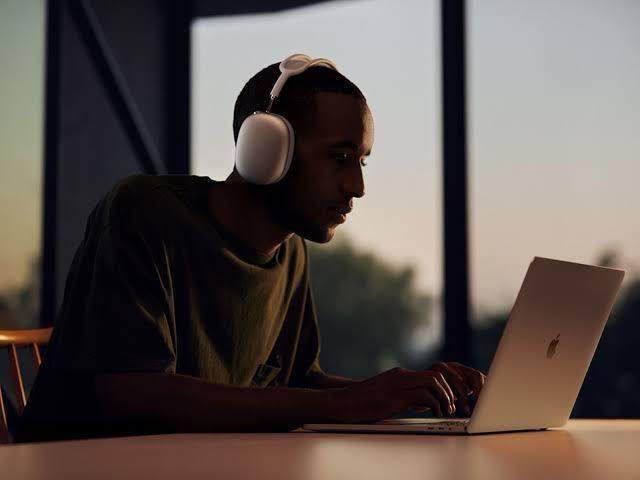 AIRPODS MAX HEADPHONES MASTER COPY